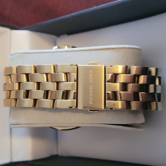 Michael Kors watch - Picture 2 of 4